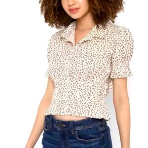 American Eagle Women Off White Short Sleeve Button Up Shirt